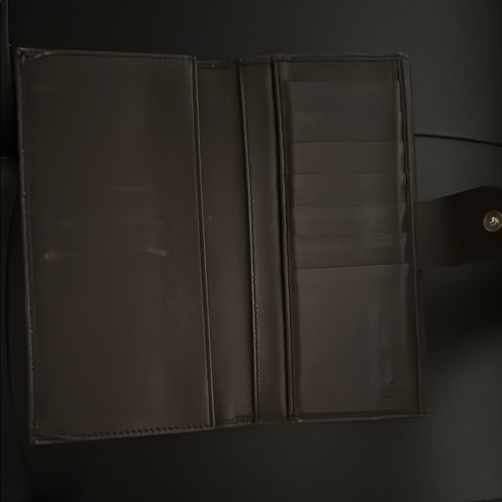 Gucci Embossed Wallet - Picture 2 of 7